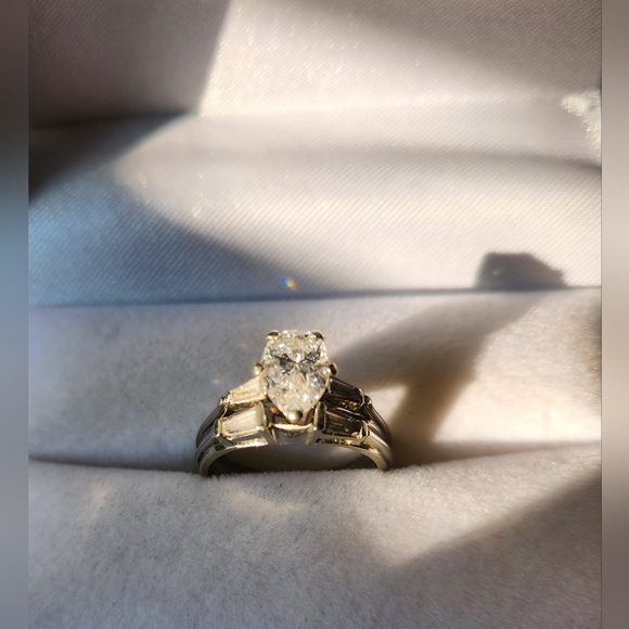 WOMENS 18K WHITE GOLD WEDDING RING SET - Picture 9 of 9